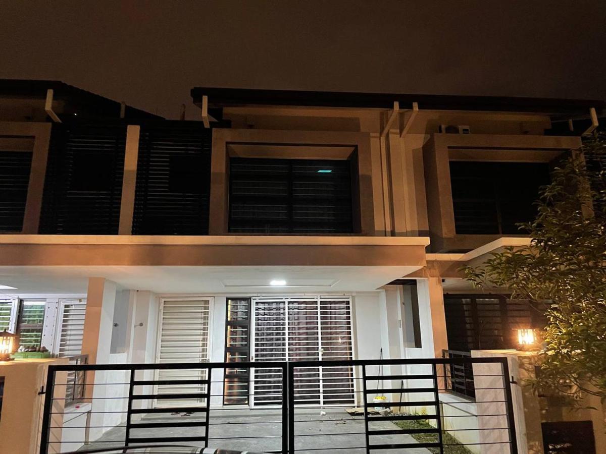 Homestay 3Br Near Setia Alam Шах-Алам Экстерьер фото